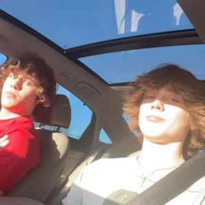 Meet your Posher, Wesley